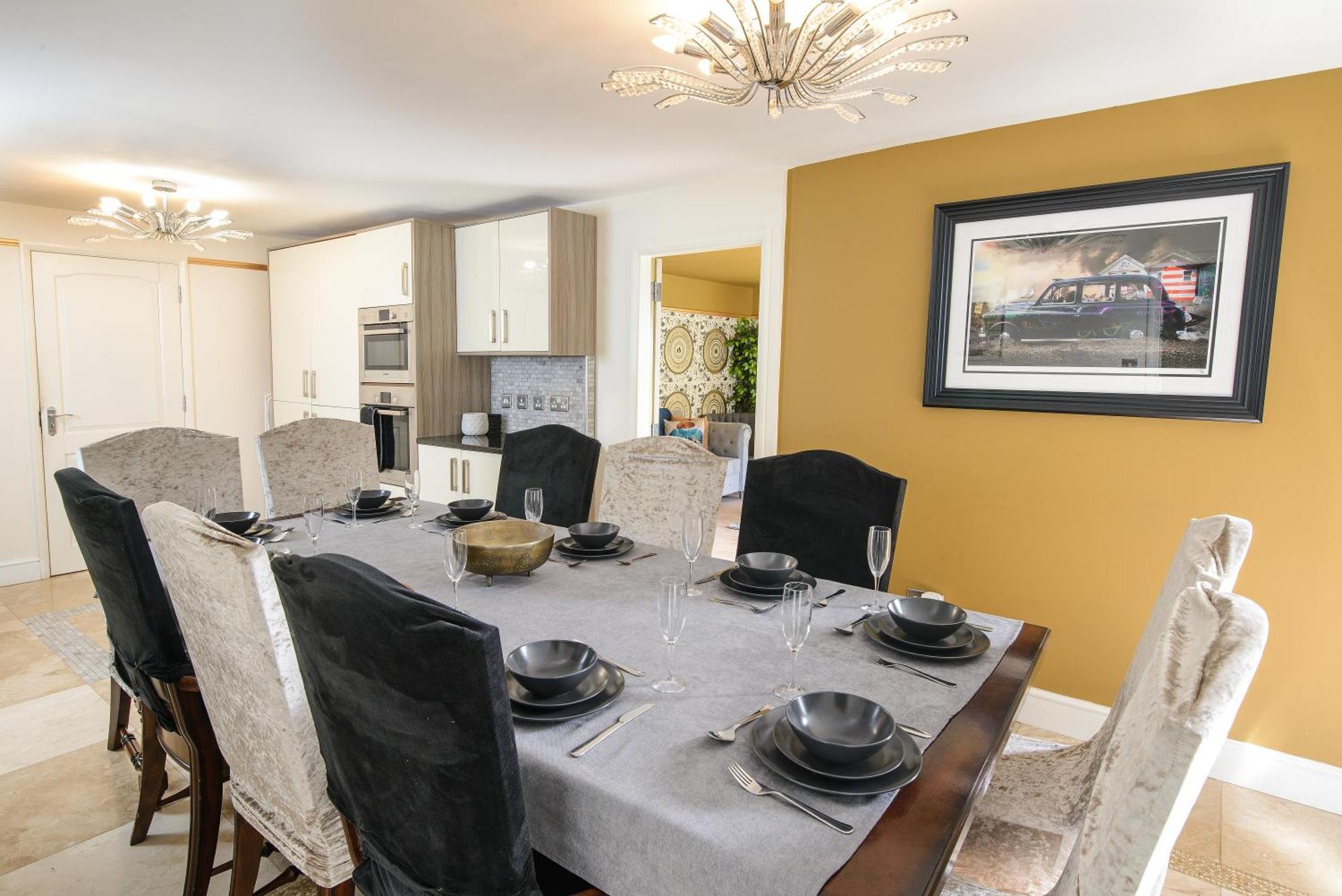 Deluxe 4 Or 5 Bed House With Hot Tub, Cinema Room Sleeps 15 Saffron Walden Bagian luar foto
