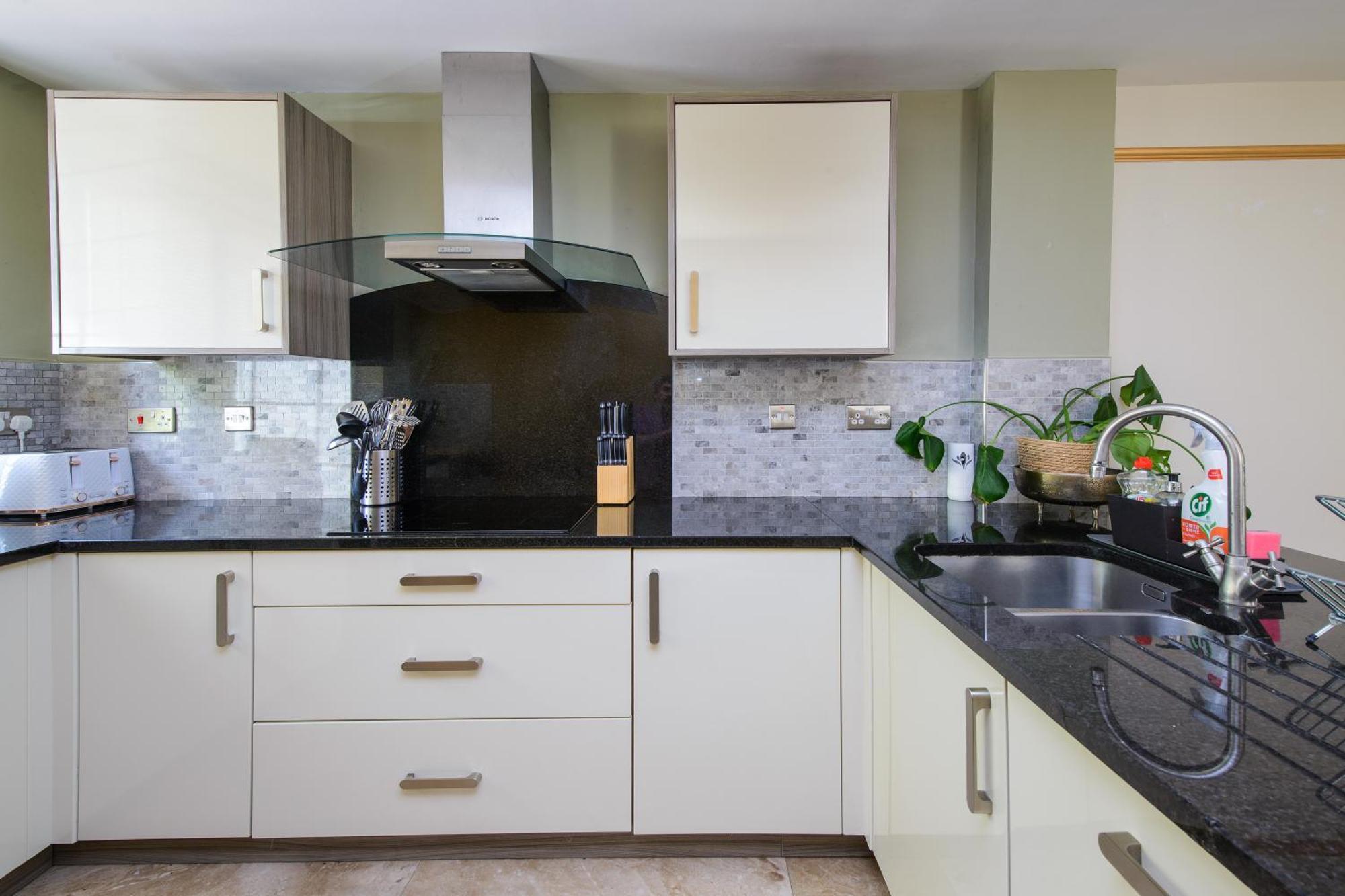 Deluxe 4 Or 5 Bed House With Hot Tub, Cinema Room Sleeps 15 Saffron Walden Bagian luar foto