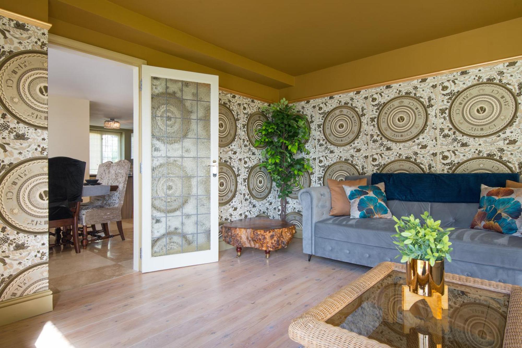 Deluxe 4 Or 5 Bed House With Hot Tub, Cinema Room Sleeps 15 Saffron Walden Bagian luar foto