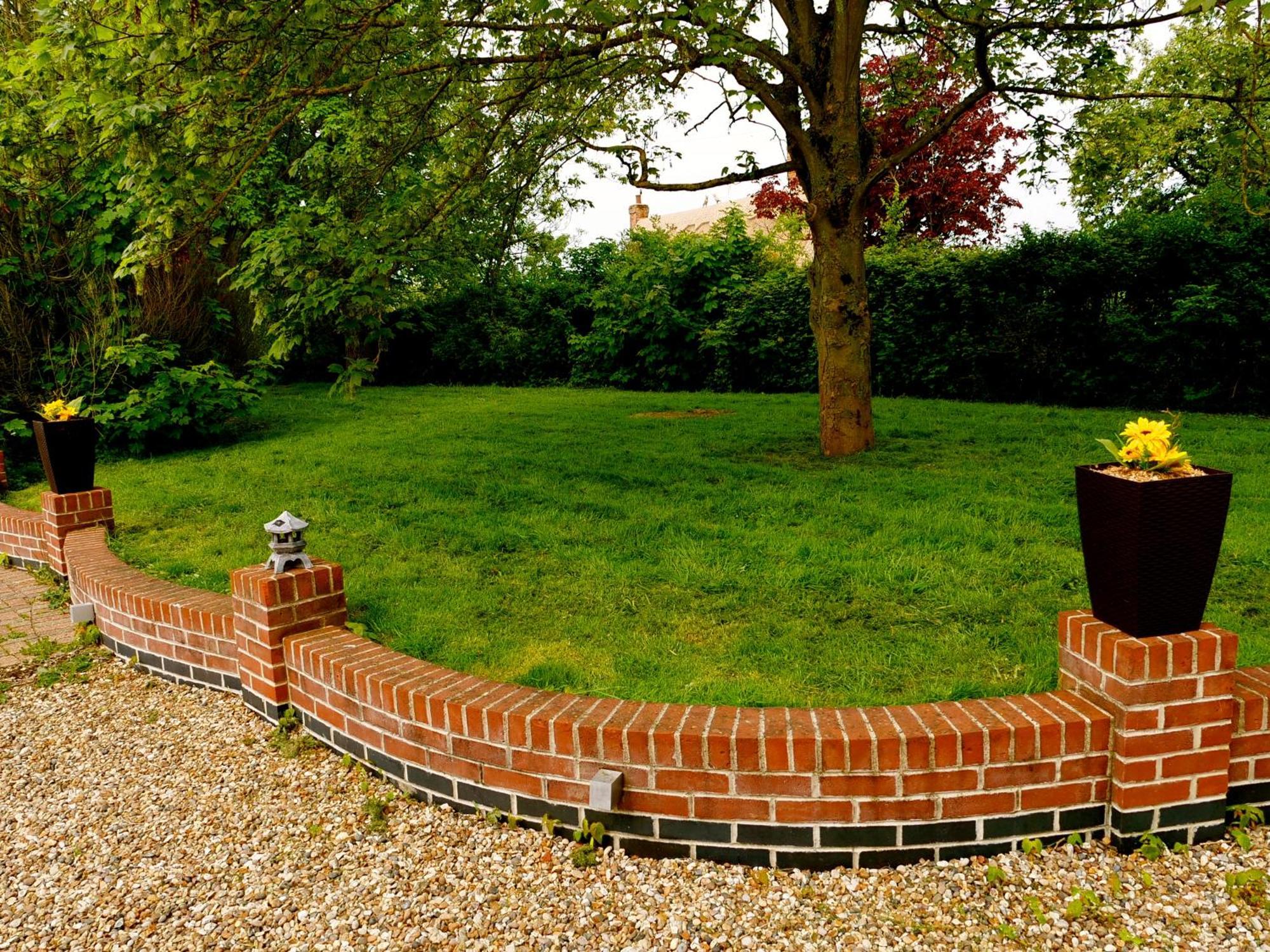 Deluxe 4 Or 5 Bed House With Hot Tub, Cinema Room Sleeps 15 Saffron Walden Bagian luar foto