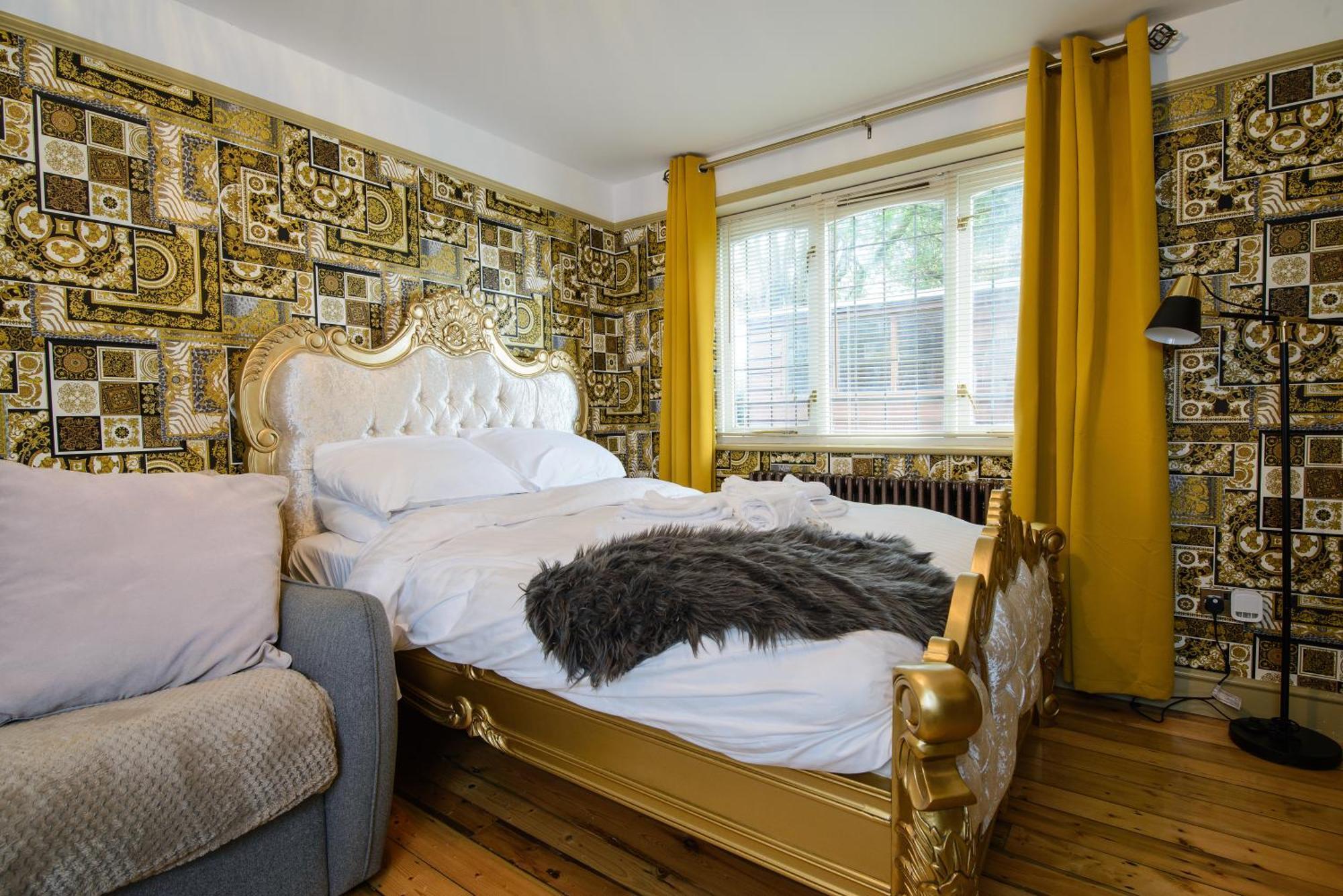 Deluxe 4 Or 5 Bed House With Hot Tub, Cinema Room Sleeps 15 Saffron Walden Bagian luar foto